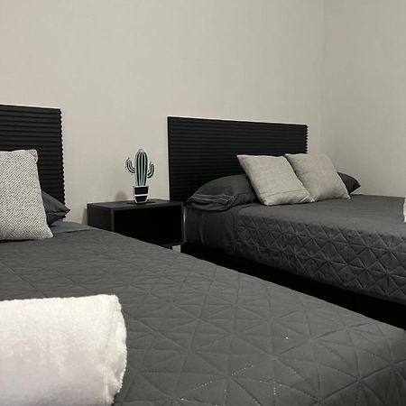 Hotel Tia Flora 레온 외부 사진