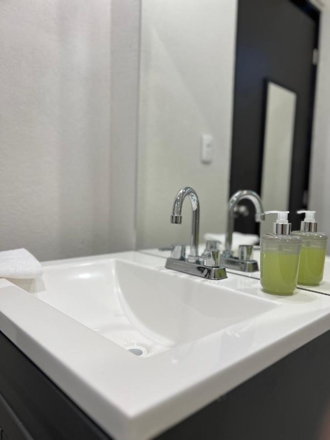 Hotel Tia Flora 레온 외부 사진
