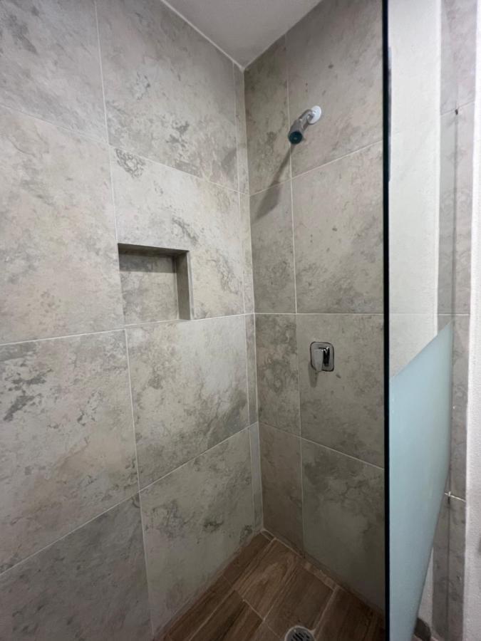 Hotel Tia Flora 레온 외부 사진