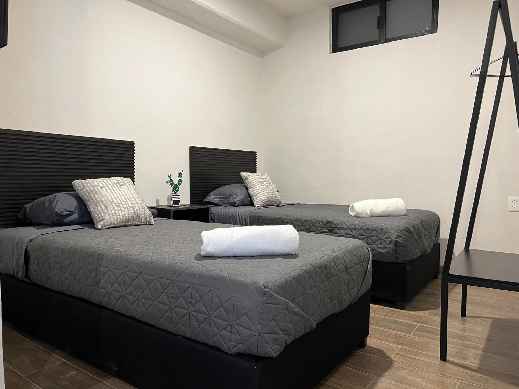 Hotel Tia Flora 레온 외부 사진
