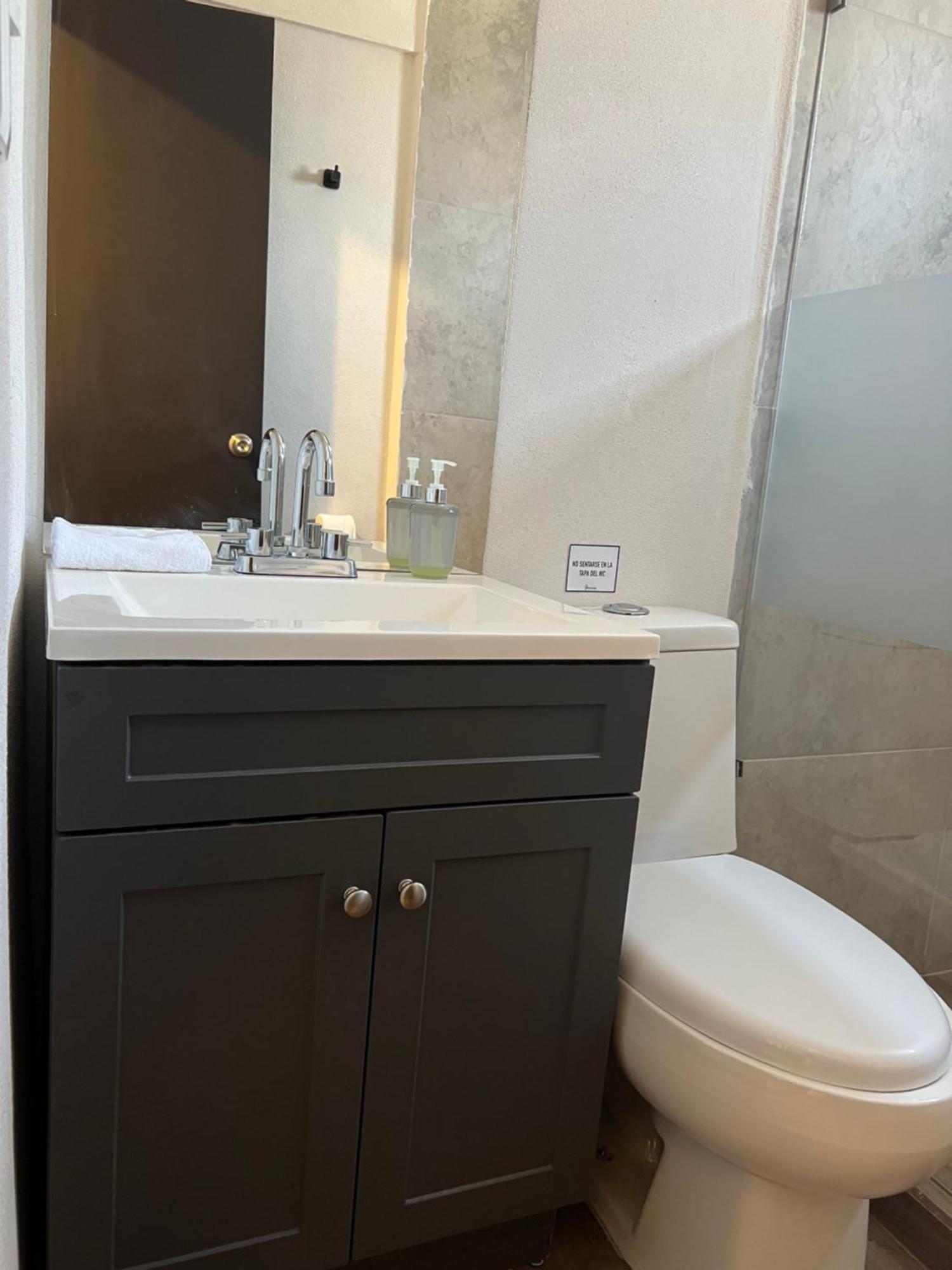 Hotel Tia Flora 레온 외부 사진