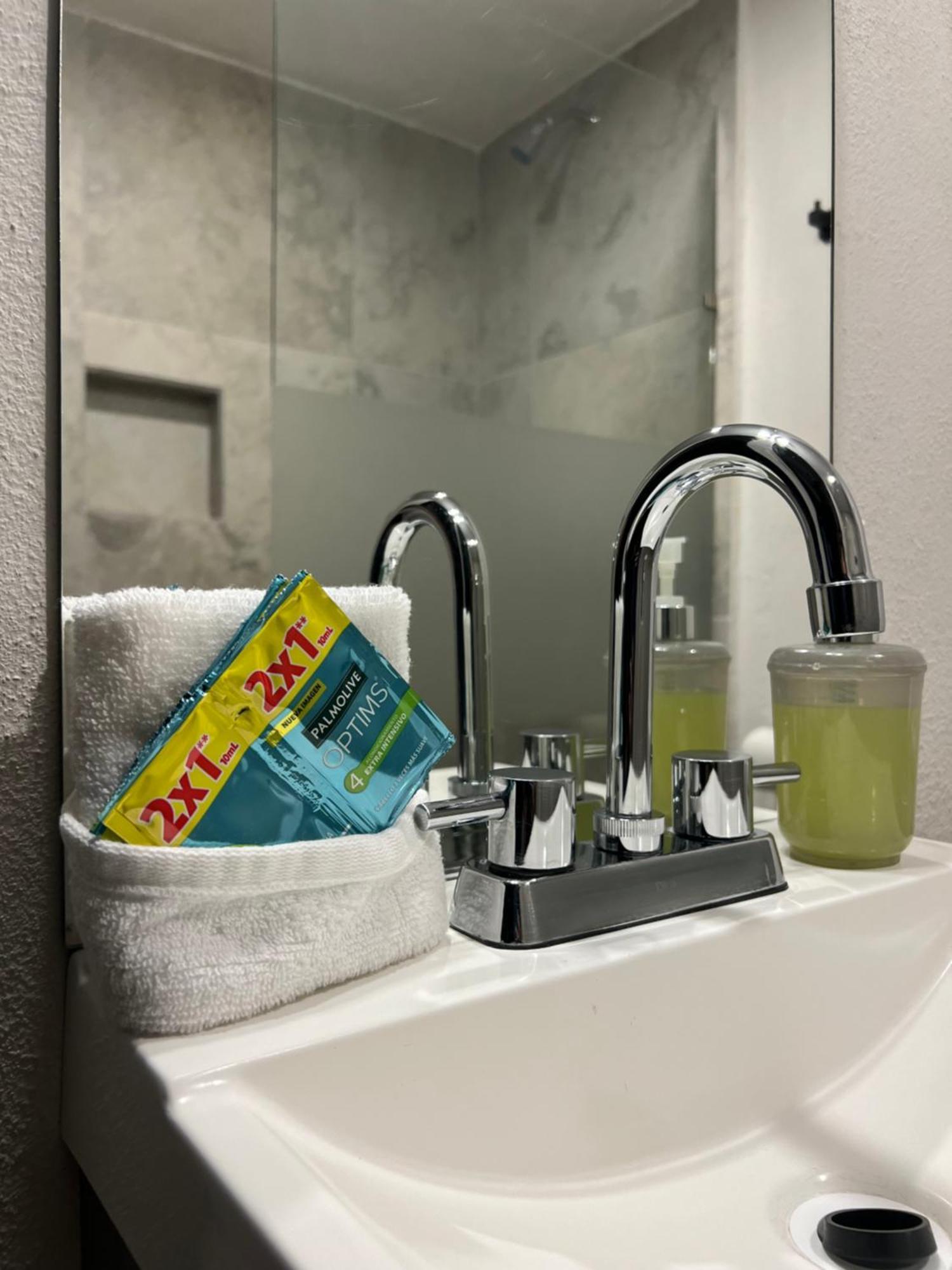 Hotel Tia Flora 레온 외부 사진
